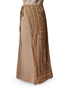 Envelope skirt with artisanal lace on internet