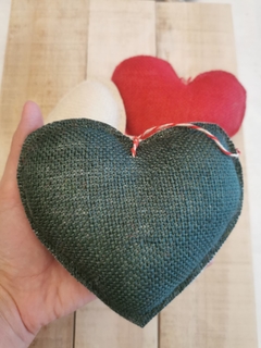 Pack 3 corazones arpillera 14x14cm aprox. - comprar online