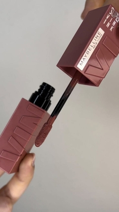 Vinyl gloss cheeky maybelline