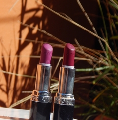 2 LABIALES AVON