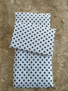 Kit Colchonete e Travesseiro Anti Sufocante - Cruzetas Preto e Branco - comprar online