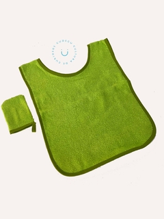 Poncho Toalla y Manopla Verde