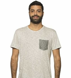 Camiseta Masculina Listra Cinza Bolso Cor - comprar online