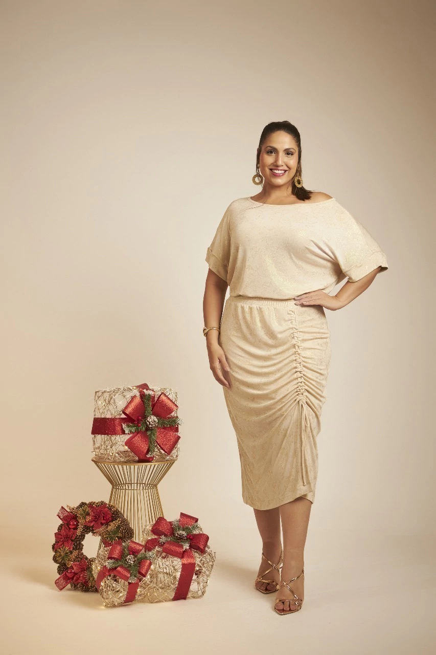 Conjunto Midi Bege Saia Franzida Plus Size