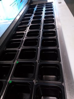 Imagem do Balcão Condimentador Refrigerado 39 partes Subway com porta de Vidro
