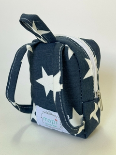 MINI MOCHILA AZUL CON ESTELLAS BLANCAS - comprar online