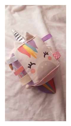 Cubo Sensorial Unicornia · CLEMENTINA · (+ 3 meses)