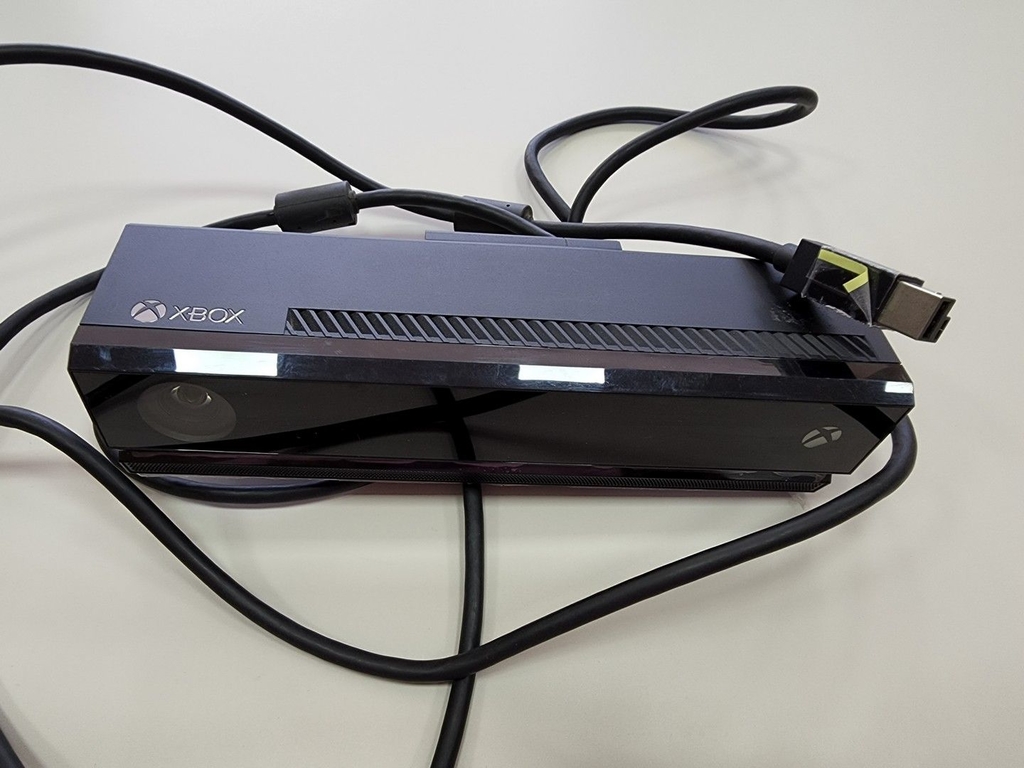Sensor Kinect Xbox 360 + 2 Jogos Kinect - a partir de R$170,57