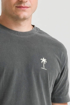 Camiseta Estonada coconut tree - comprar online