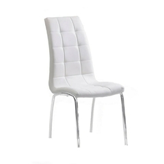 Silla moderna de ecocuero blanco con base cromada, diseño elegante y cómodo.