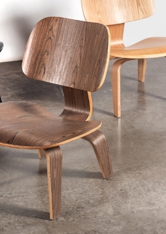 Silla Molded Plywood Lcw Walnut