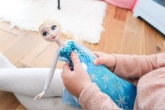 Muñeca Elsa Play a Melody Frozen Disney - tienda online