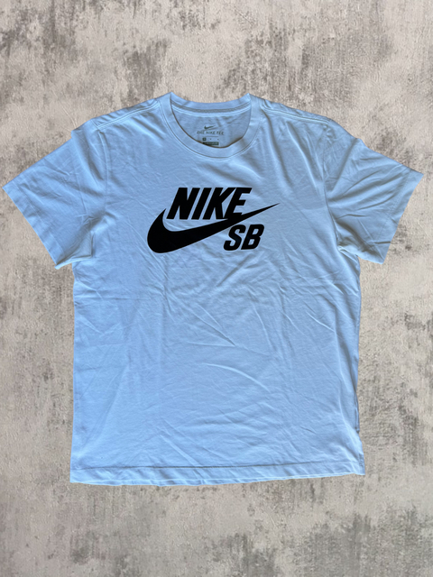 Remeras nike blancas online