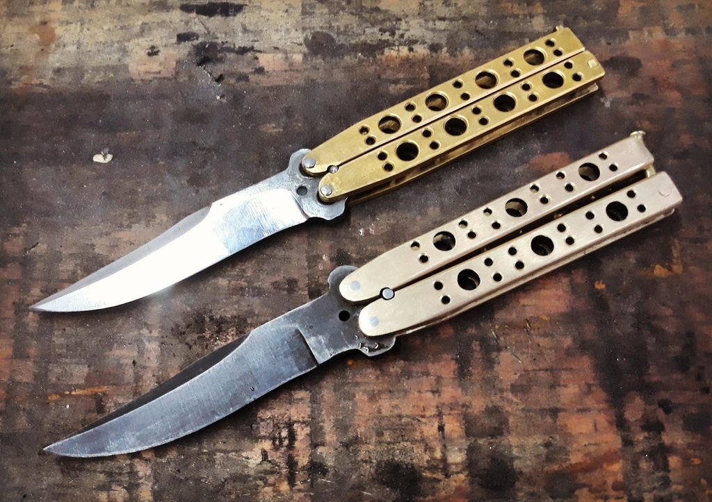 Faca balisong: fique por dentro das suas características - Blog - Crosster,  sempre preparado