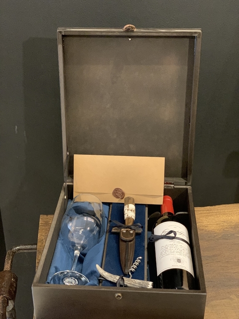 Caja de regalo con vino