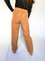 PANTALON SASTRERO CARAMEL - tienda online