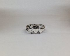 Anillo: Claddagh con cinta entrelazada - comprar online