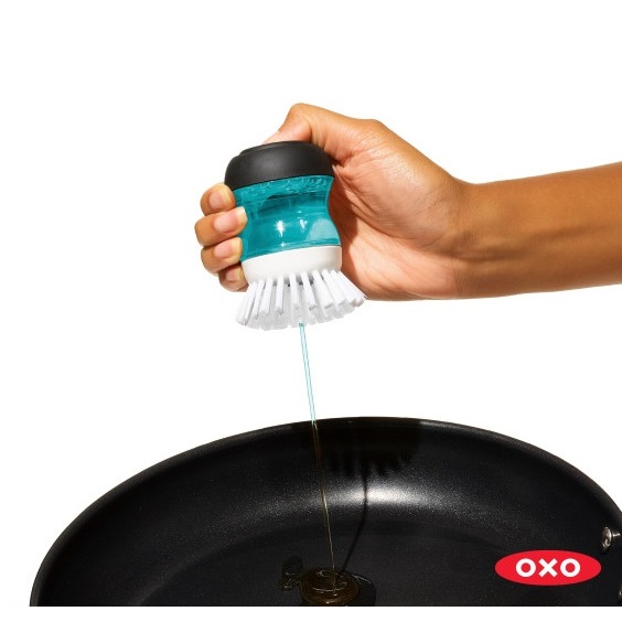 Cepillo Lava Platos Oxo Con Dispenser De Detergente