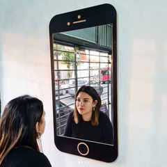 Espejo en forma de IPHONE