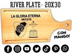 RIVER PLATE - TABLA LA GLORIA ETERNA - TABLA DE ASADO PICADAS Y MERIENDAS - MULTIUSO 20X30 - PICATABLAS GRABADO LASER