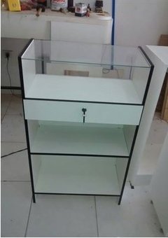 Balcão caixa com vidro MDF branco.85730