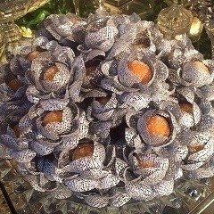 flower-wrappers-for-wedding-sweets-camelia-silver-ecomesh