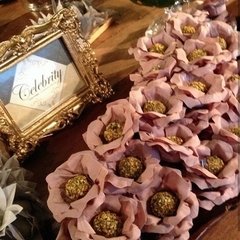 flower-wrappers-for-wedding-sweets-carol