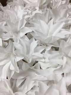 fabric-flower-wrappers-for-wedding-sweets-white-lily