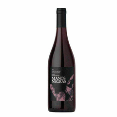 Manos Negras Red Soil Pinot Noir - comprar online