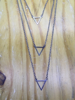 Colar Triplo Triângulos Aço Inox - comprar online