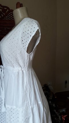 Vestido longo bordado geométrico em laise lese festa branco - Belíssima Moda Criativa Artesanal