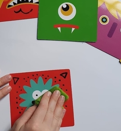 Monstruetres,tarjetas creativas  en internet