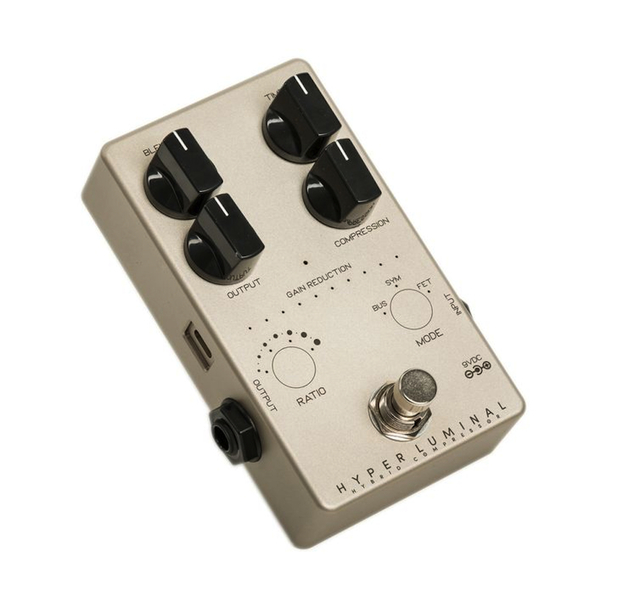 Pedal Darkglass Hyper Luminal Hybrid Compressor Para Bajo y Guitarra