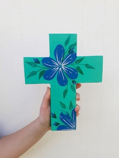 Crucifijo de madera pintado a mano - tienda online