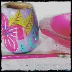 Mate pintado a mano con motivos florales - ulala-artesanias