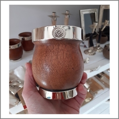 Mate de algarrobo con virola y aplique de alpaca