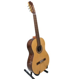 Bohemia Modelo 38 Guitarra Criolla Clásica 4/4 Edenlp en internet