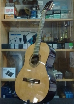 Gracia M2 S Guitarra Criolla Clásica 4/4 Natural Brillante - comprar online