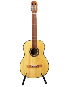 Radalj Guitarra Criolla 4/4 Color Natural C Funda Cubrepolvo - comprar online