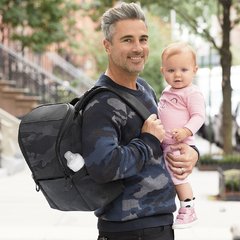 Bolsa Maternidade - Paxwell Easy-Access Backpack - Black Camo - Skip Hop - FPKids Produtos Infantis | Produtos Para Bebês, Crianças e Mamães