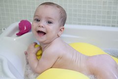 Almofada de Banho para Bebê Patinho Joy - Baby Pil - comprar online