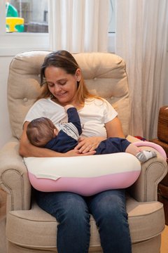 Almofada de Amamentação Milky Baby Gatinha Agata - Baby Pil - FPKids Produtos Infantis | Produtos Para Bebês, Crianças e Mamães