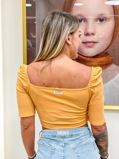 CROPPED CRUZADO - AMARELO na internet