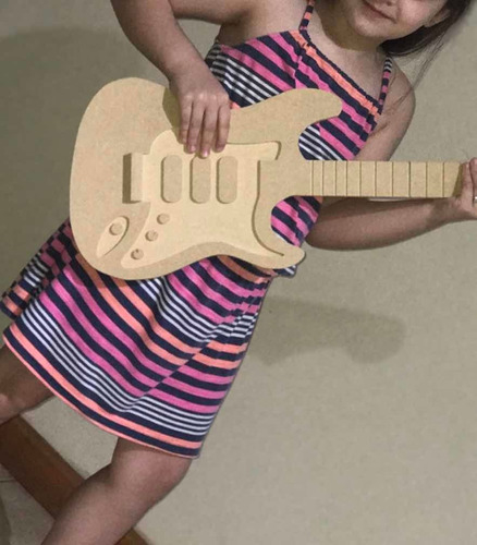 Guitarra de madera de juguete