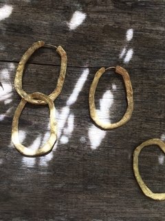 Aretes cadenas chicos, se pueden usar con uno o dos eslabones - mai solorzano joyeria