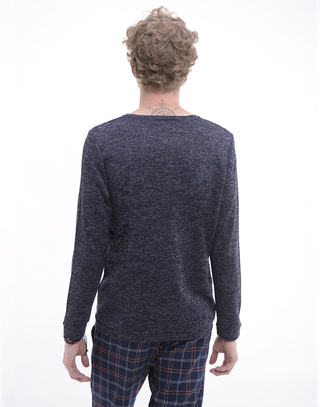 Sweater Moody en internet