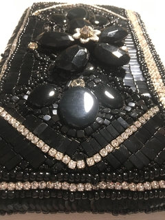 Cartera negra bordada con lentejuelas, piedras, cristales. - comprar online