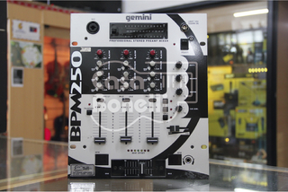 BPM-250 Gemini Consola Mixer