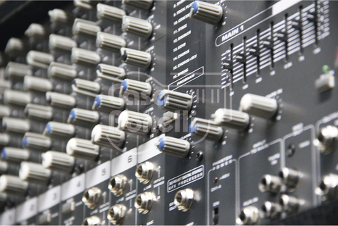 740-PLUS Phonic Consola Potenciada en internet