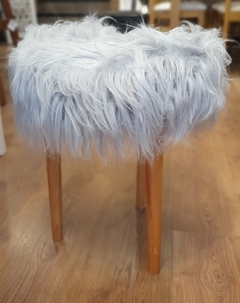 Banquitos Peluches Nordicos Redondos Patas de Madera 40 cm en internet